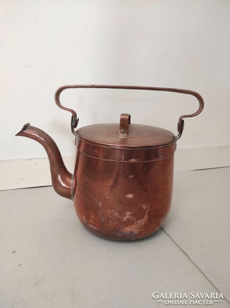 Antique kitchen tool patinated heavy red copper tea coffee jug with lockable spout 450 7362