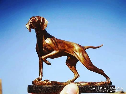 Hungarian Vizsla bronze statue