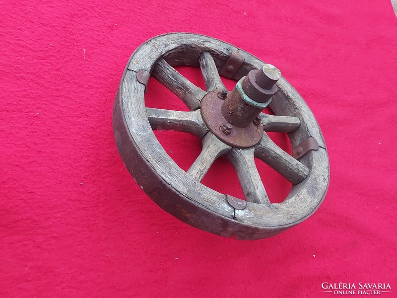 Maxim machine gun wheel