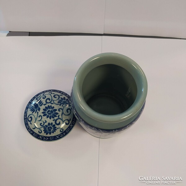 Chinese porcelain container