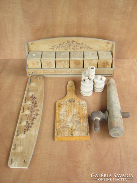 Wooden kitchen spice holder, hanging salt holder