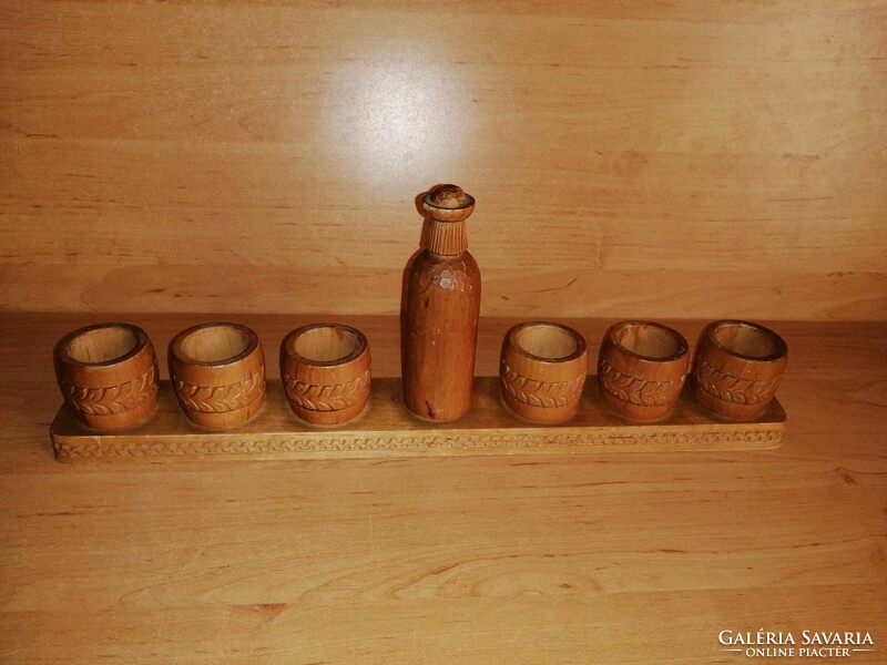 Antik iparművész fafaragás Betyár alakú butella poharakkal mindegyik rögzített! (30/d)