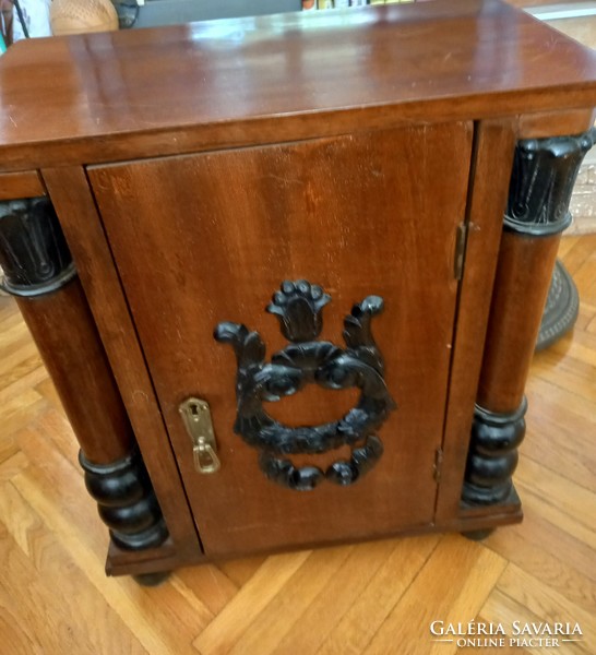 Antique chest of drawers storage cabinet