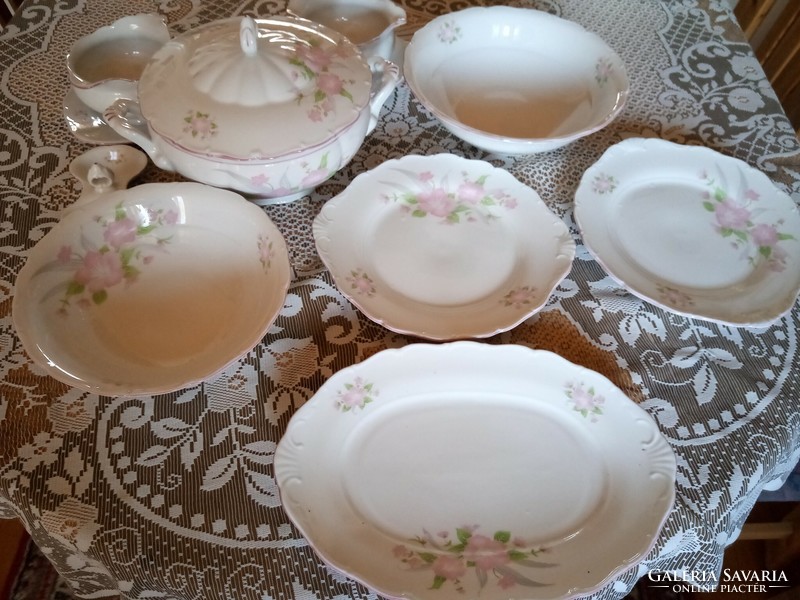 Gyonyoru etkeszlet fo darabjai  Karlovarsky porcelán  XX