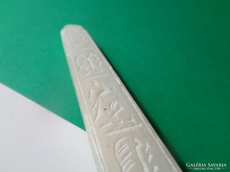 Totem oszlop , alabástromból   kézi faragás  Egyiptomból  12 cm