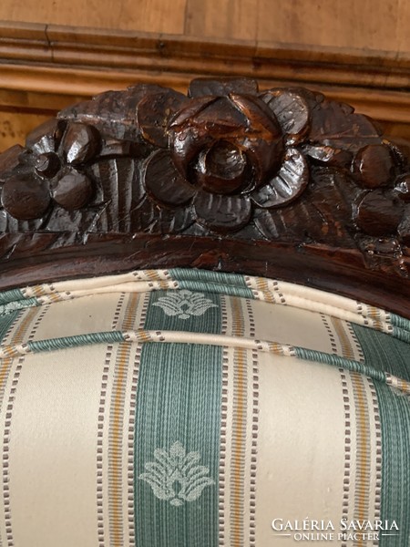 Csíkos 125 éves restaurált bécsi fotel