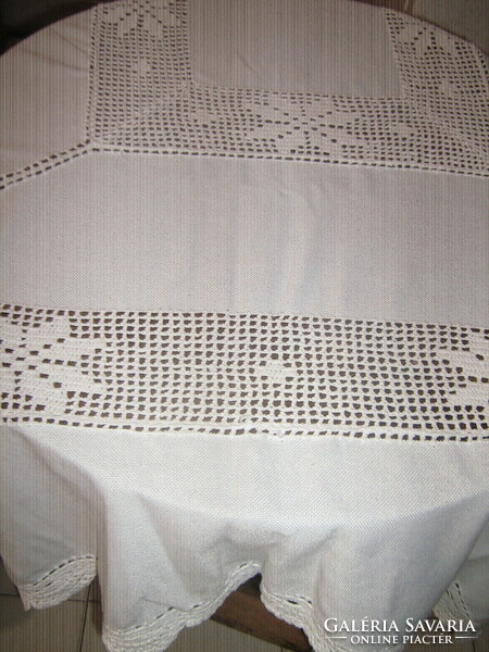 Dreamy crocheted lace flower inset white huge needlework tablecloth
