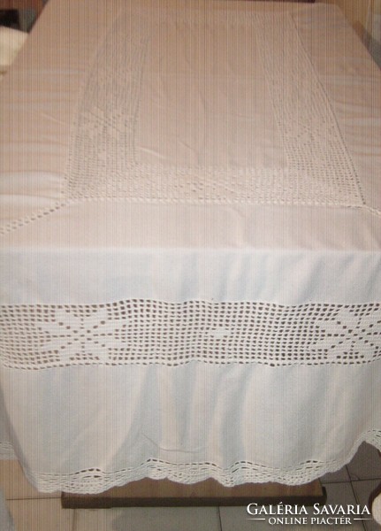 Dreamy crocheted lace flower inset white huge needlework tablecloth