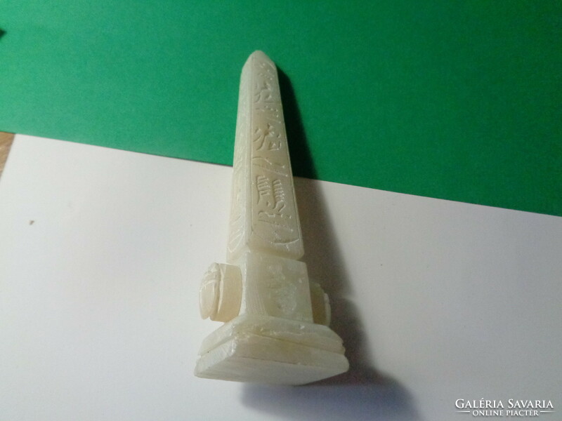 Totem oszlop , alabástromból   kézi faragás  Egyiptomból  12 cm