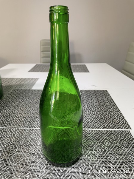 Mezőgazdasági Kombinát Baja Hungary 0.7L üveg