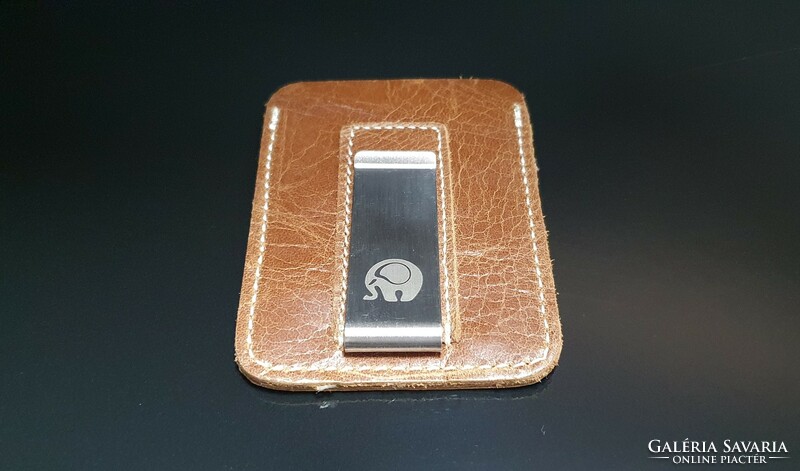 Stylish and elegant wallet with money clip. Brown.