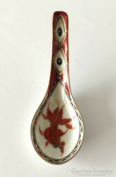 A collection of 4 traditional oriental porcelain spoons