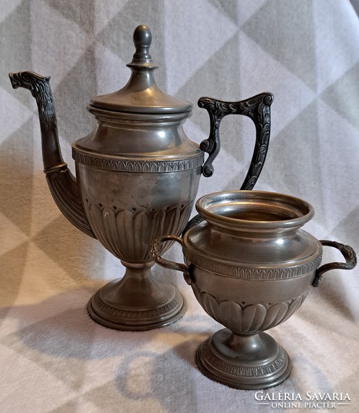 Antique pewter jug and sugar bowl set (l3701)