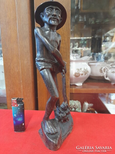 Chinese wood carving East Asian male figural statue. 26 Cm.