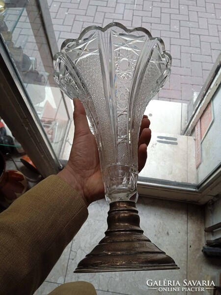 A crystal goblet with a silver base, a beauty of 26 cm.