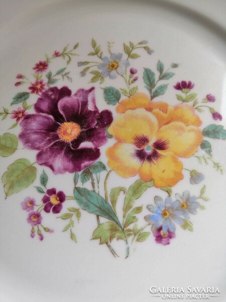 Bavarian plate with pansy pattern