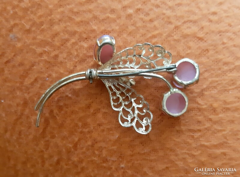 Pink stone brooch, pin