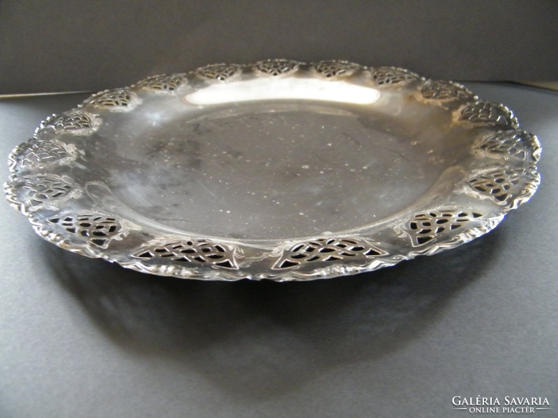 Silver-plated round tray with pierced edge