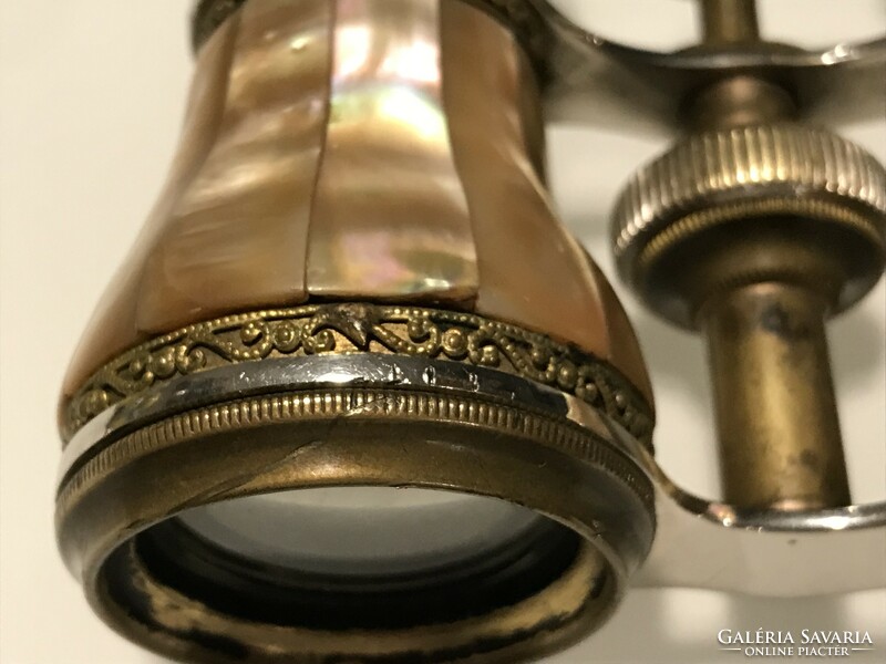 Antique theater telescope with mother-of-pearl cover, 10.5 cm wide