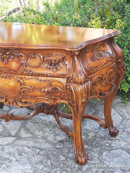 Beautiful, fully hand-carved solid wood, baroque chest of drawers in perfect condition