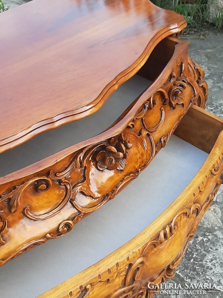 Beautiful, fully hand-carved solid wood, baroque chest of drawers in perfect condition