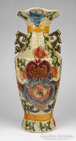 1M894 Gazdagon aranyozott kínai porcelán váza 20.5 cm