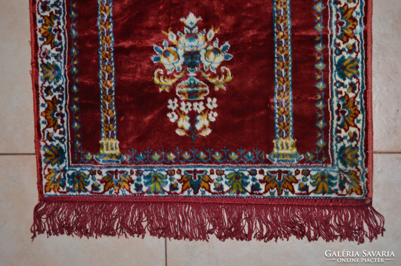 Silk moquette prayer rug