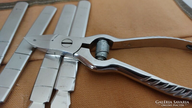 (K) Szilágyi pedikűr eszközök + egy körömvágó