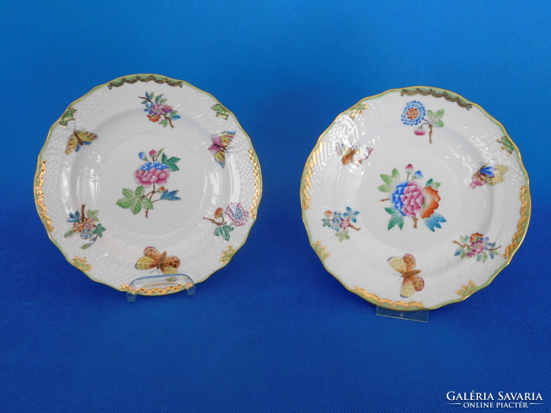 Pair of antique 1900 Victoria-patterned cookie plates from Herend!