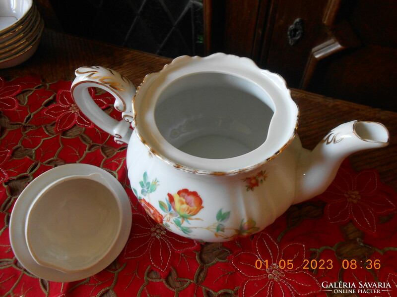 Zsolnay wild rose patterned tea spout