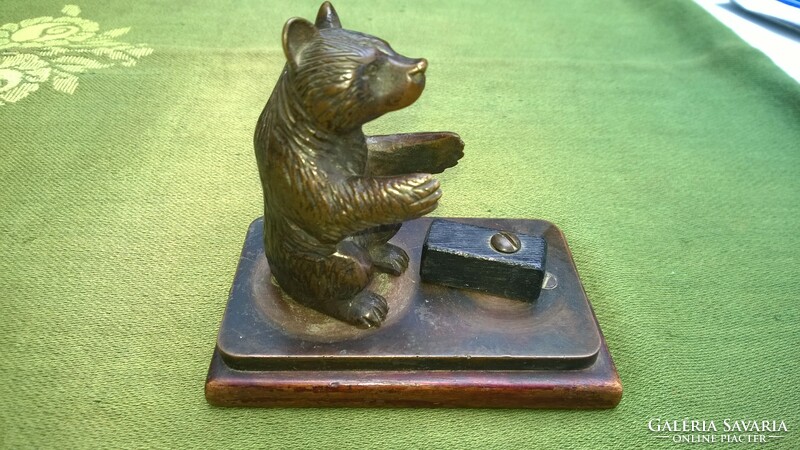 Bronze bear-teddy-statue on bronze base, desk decoration