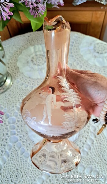 Mary Gregory, antik, viktoriánus stílusú, rózsaszín üveg karaffa zománc festéssel