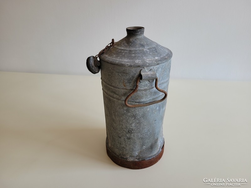 Régi vintage 5 literes kőolaj fém kanna olajos bádogkanna olajoskanna garázs dekoráció