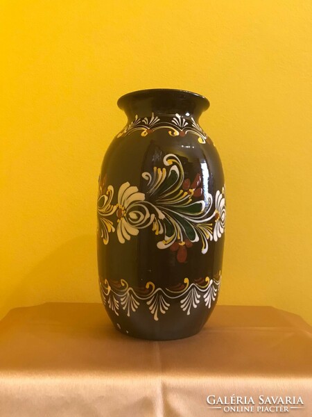 Hand-painted ceramic vase, the work of the late Béla Nagypál, 27 cm