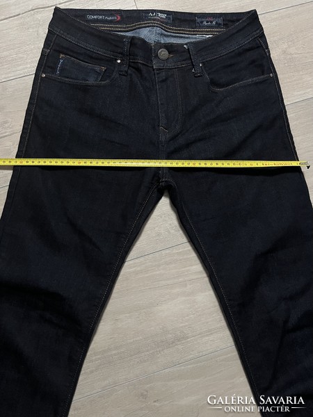 Armani Jeans Regular Fit sötétkék férfi farmer nadrág kontrasztos varrással újszerű