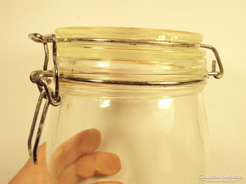 Régi üveg konyhai tároló befőttes, csatos üveg