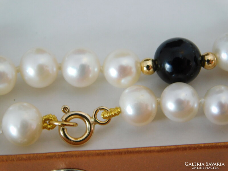 Pearl and black agate necklace with 14k gold clasp