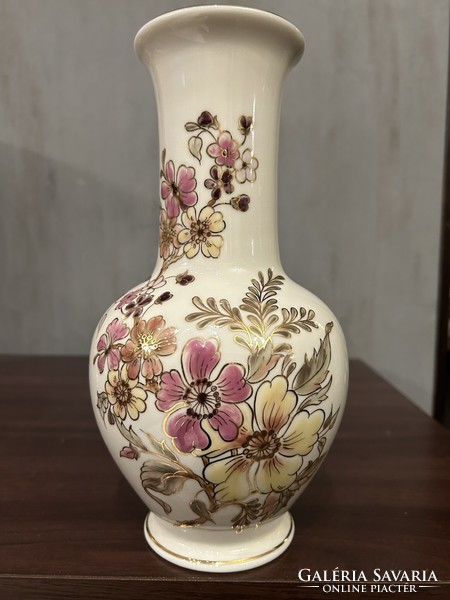 Zsolnay virágos váza