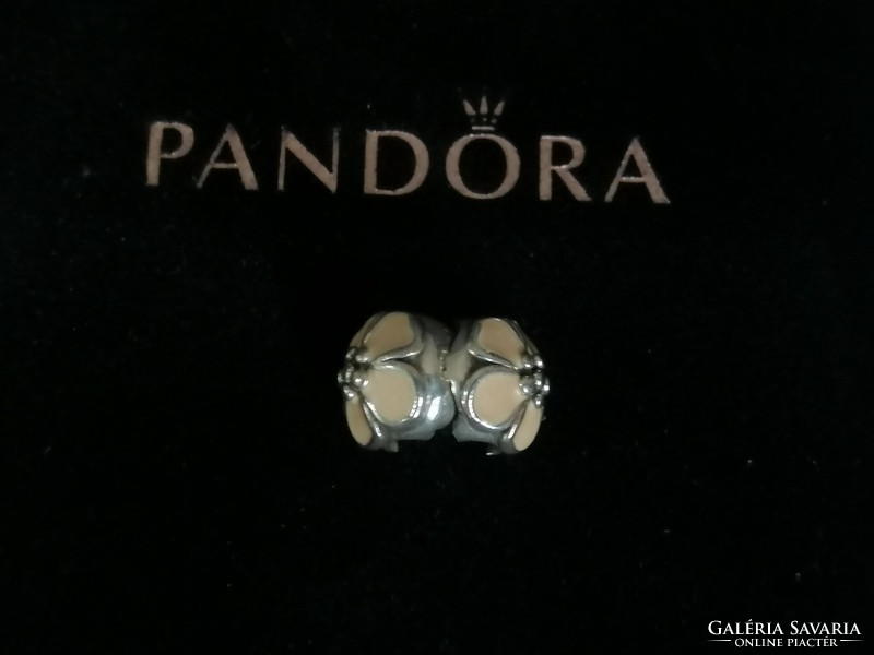 Pandora silver flower pendant