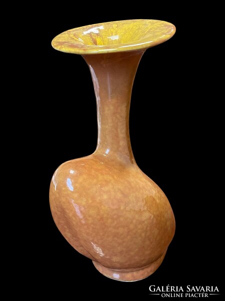Gorka vase, stylized bird shape