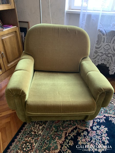 Sóska zöld nappali garnitúra kinyitható kanapé