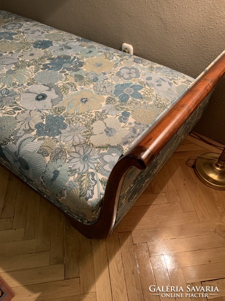 Gyönyörű szép felújított hattyú ágy!