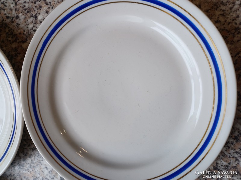 Alföldi porcelán, kék csíkos süteményes tányér