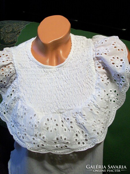 Romantic lace blouse/t-shirt size S