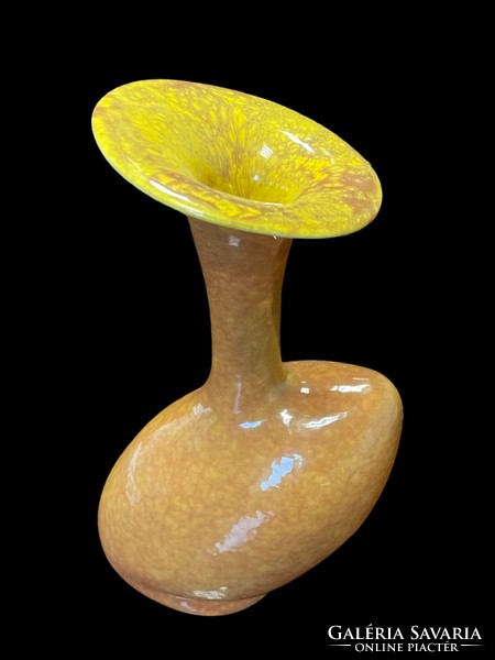 Gorka váza, stilizált madár forma
