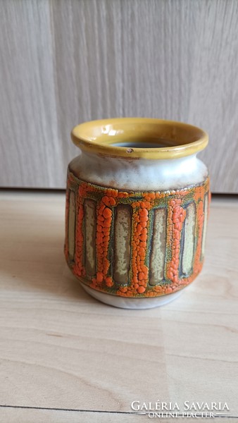 B. Várdeák ildikó ceramic vase