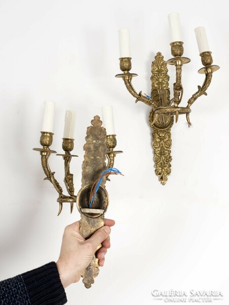 Pair of gold-plated wall arms with tendril decor