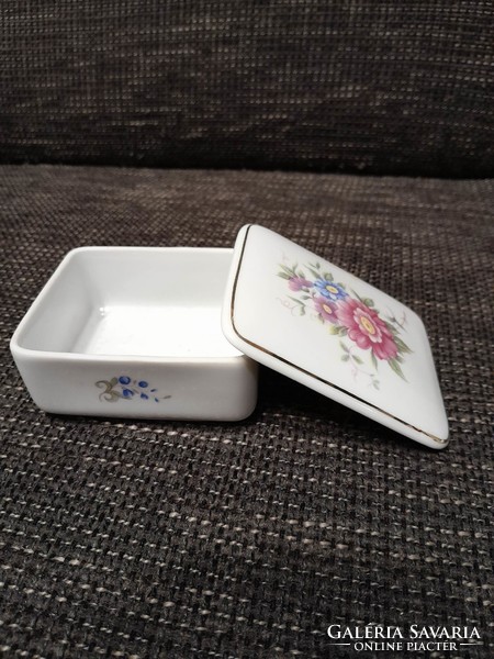 Raven House jewelry box & bonbonier porcelain.