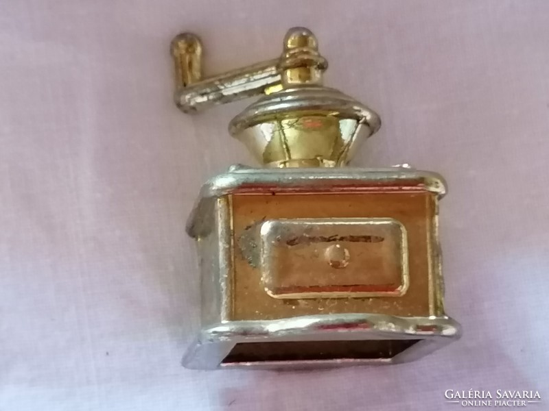 Retro, gold-plated metal coffee grinder, for a doll house or as a shelf decoration 27.