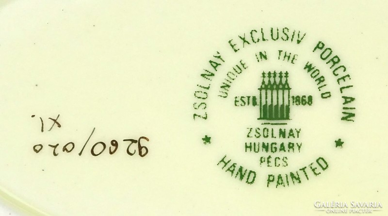 1M997 Ovális alakú vajszínű Zsolnay porcelán hamutál tálka
